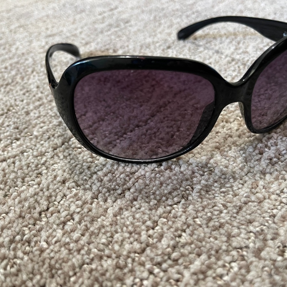 GUESS Women's Black Oversized Square Sunglasses Gradient Lenses Logo